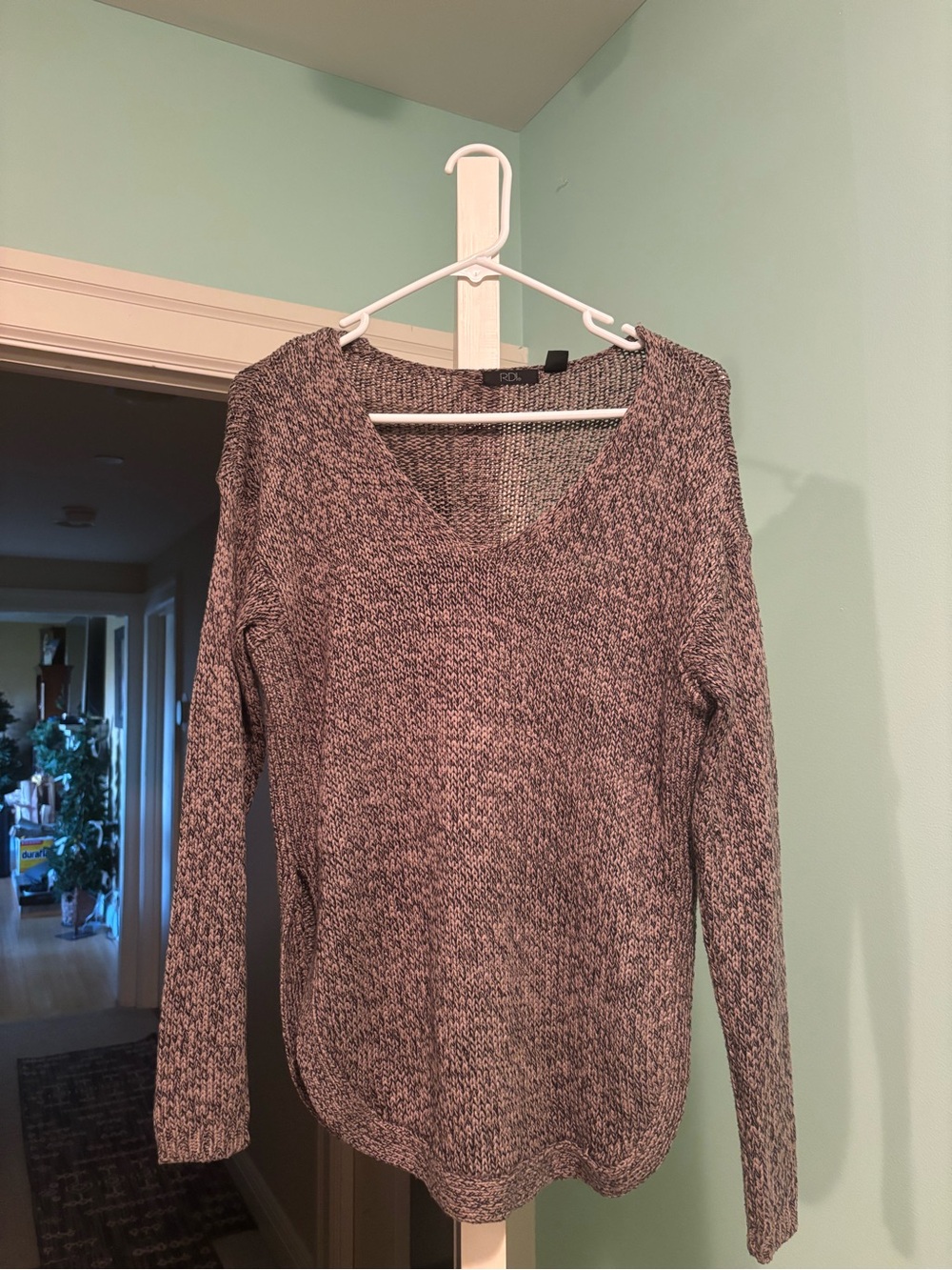 RDI Marled V-Neck Sweater in Gray and Pink